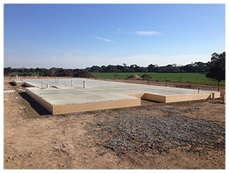 Concrete slab with side insulation for better thermal performance